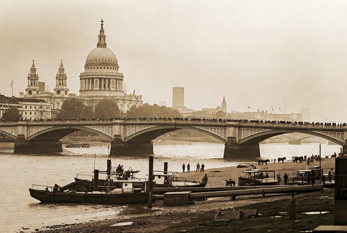 Historic view of St Paul's Cathedral and the Thames — heritage section